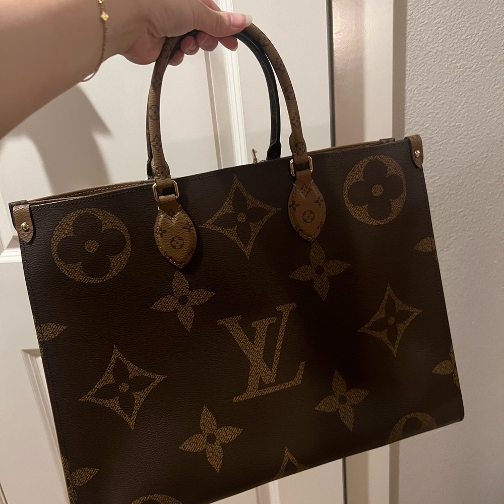 On-The-Go GM reverse monogram